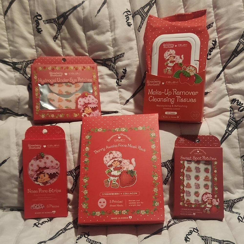 NWOT Strawberry Skincare Set with Collagen Set